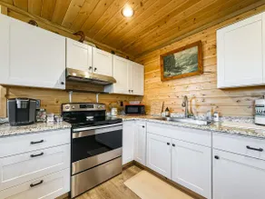 Private, rustic 1‑bedroom suite retreat - Image 5
