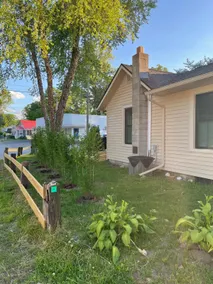 Lake Breeze Cottage | King bed / Walk to water - Image 5