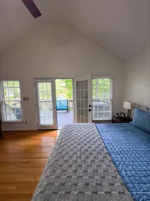 Quiet Cove Getaway - Image 4