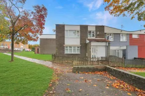 Modern 4BR Home | Superfast Wi-Fi, Parking & Space - Image 2