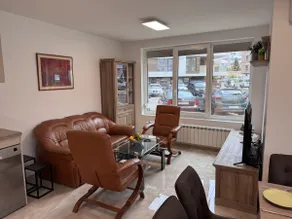 2BR Airport Apartment • Free Parking & Metro - Image 2