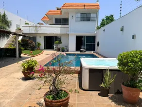 House with Pool and Private Jacuzzi Zona Centro - Image 3