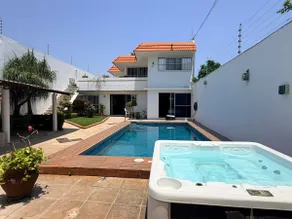 House with Pool and Private Jacuzzi Zona Centro - Image 2