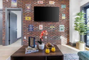 Penthouse Views / Near Boston + New Build - Image 4