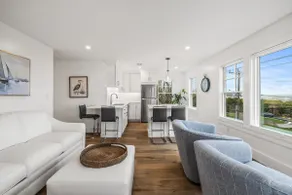 Coastal 2BR Sleeps 6 & 3 min drive to Downtown - Image 2