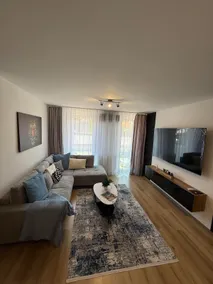 CSiP House with Free Private Enclosed Parking Place - Image 2