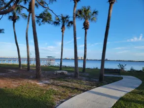 Manatee River Bungalow - 3 Riverwalk Home - Image 3