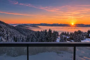Alpine Cozy Haven: Sublime Mountain View, 200 m from the Gondola - Image 3