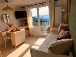 Alpine Cozy Haven: Sublime Mountain View, 200 m from the Gondola - Image 2