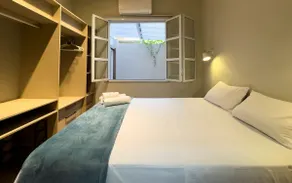 Modern garden with private backyard in Laranjeiras - Image 5