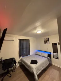 Cozy apartment with Dual 55” Smart TVs - Image 3