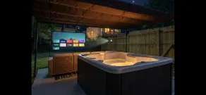 Designer Bungalow - Hot Tub - BeltLine & Stadium - Image 2
