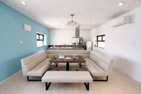 Max 12 people | About 20 minutes by car to Kokusai-dori | Free parking | Convenience store 1 minute on foot | Families and groups welcome - Image 2