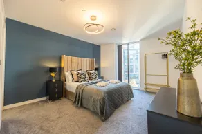 Luxury 2 Bed Apt on Broad Street | City Centre - Image 2