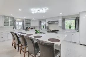 2 Mi to Nantasket Beach! Group Retreat w/ Patio - Image 4