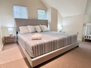 Comfy 4BR Home on the Quietside [KelleyTown House] - Image 3