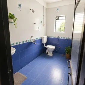 Best - Elegant Family Stay with Garden AC EV Wi-Fi - Image 3