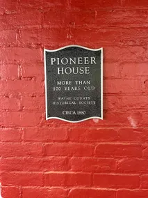 Lucy’s Loft - Historic Pioneer Home - Image 2