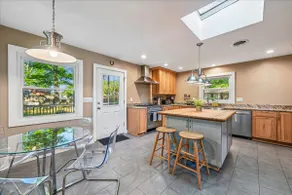 Rose Haven Peaceful, Spacious, 3 Bedroom Retreat - Image 3