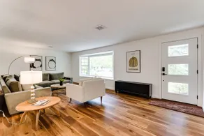 Central Eugene Newly Refreshed MCM House - Image 2