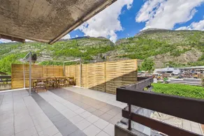 Spacious Family Apartment with Mountain Views - Image 2