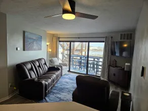 Recently renovated lake View Condo with balcony - Image 4