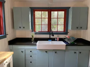 Springbrook Cozy 2BR Mt. Hood Cabin Fireplace & Retro Kitchen - Image 4