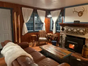 Springbrook Cozy 2BR Mt. Hood Cabin Fireplace & Retro Kitchen - Image 5