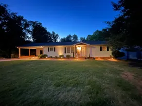 Centrally located - Clemson/Greenville/Easley - Image 2