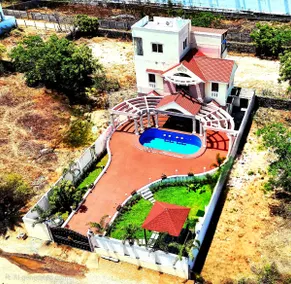 La Parshwa Villa Maré - Image 2