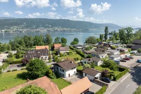 Family-friendly • Close to the lake • Terrace • Garage - Image 2