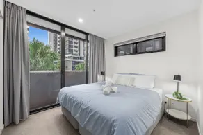 Modern 2BR Apartment and Pool with South City Square - Image 4
