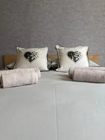 The essentials, a comfortable, air-conditioned apartment - Image 4