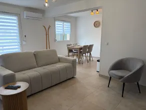The essentials, a comfortable, air-conditioned apartment - Image 2