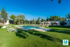 Estudio con piscina, jardín y terraza | Vistas a la montaña - Image 4