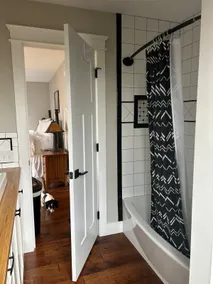 King Bed Efficiency Apartment w/Private Entrance - Image 5