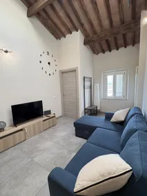 Rustic apartment near Lucca with mezzanine - Image 2