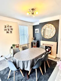 4-Bed House in Central Rye Parking & Garden - Image 2