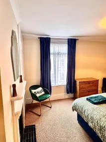 4-Bed House in Central Rye Parking & Garden - Image 5