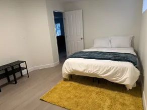 Lucky guest Suite in Surrey - Image 2