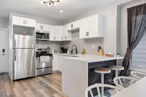 5 min to DT Luxury - 4Bed 2Bath - Modern House - Image 4