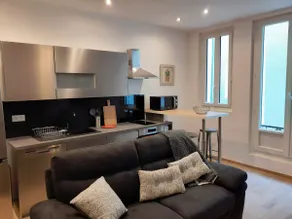 ​Spacious 68 m² modern • Historic center • Verdon - Image 2