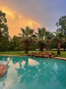 Bienvenue dans votre belle propriété! Piscine, bain à remous, ruisseau sur 10 acres privés clôturés - Image 2