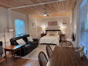 Charming Studio Close to the Beach & Nature Trails - Image 5