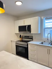 Modern Cozy 3BR Home • Free Parking • Wi-Fi - Image 3