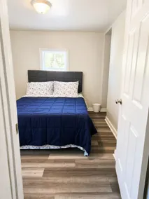 Cozy 1 bedroom | plus pull out sofa sleeper - Image 2