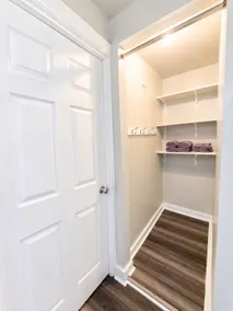 Cozy 1 bedroom | plus pull out sofa sleeper - Image 5