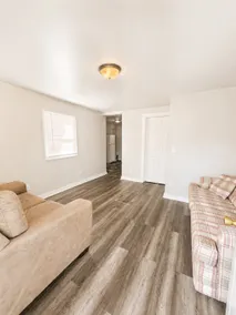 Cozy 1 bedroom | plus pull out sofa sleeper - Image 3