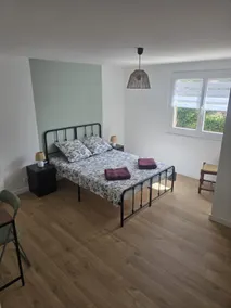 Independent accommodation with garden on the ground floor of a villa - Image 2