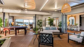 Panoramic Luxury On North Point - Image 4